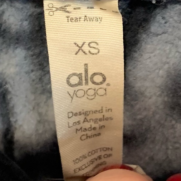 60. Size XS ALO Black And White Tie Dye Patterned Sweat Shorts - Picture 3 of 4